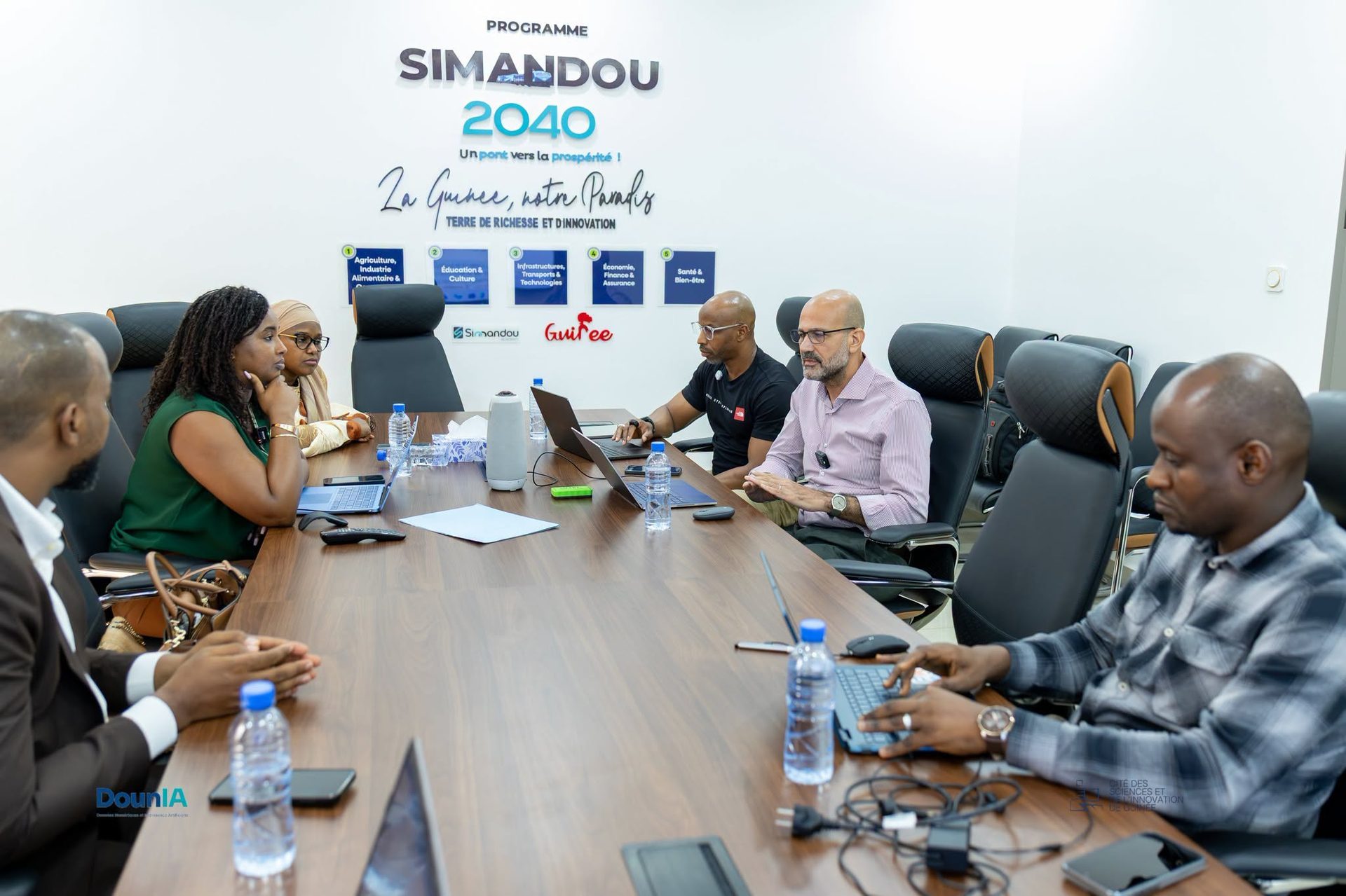 Intelligence artificielle : la Guinée ouvre le dialogue avec l'ONU autour de DounIA–Blueprint
