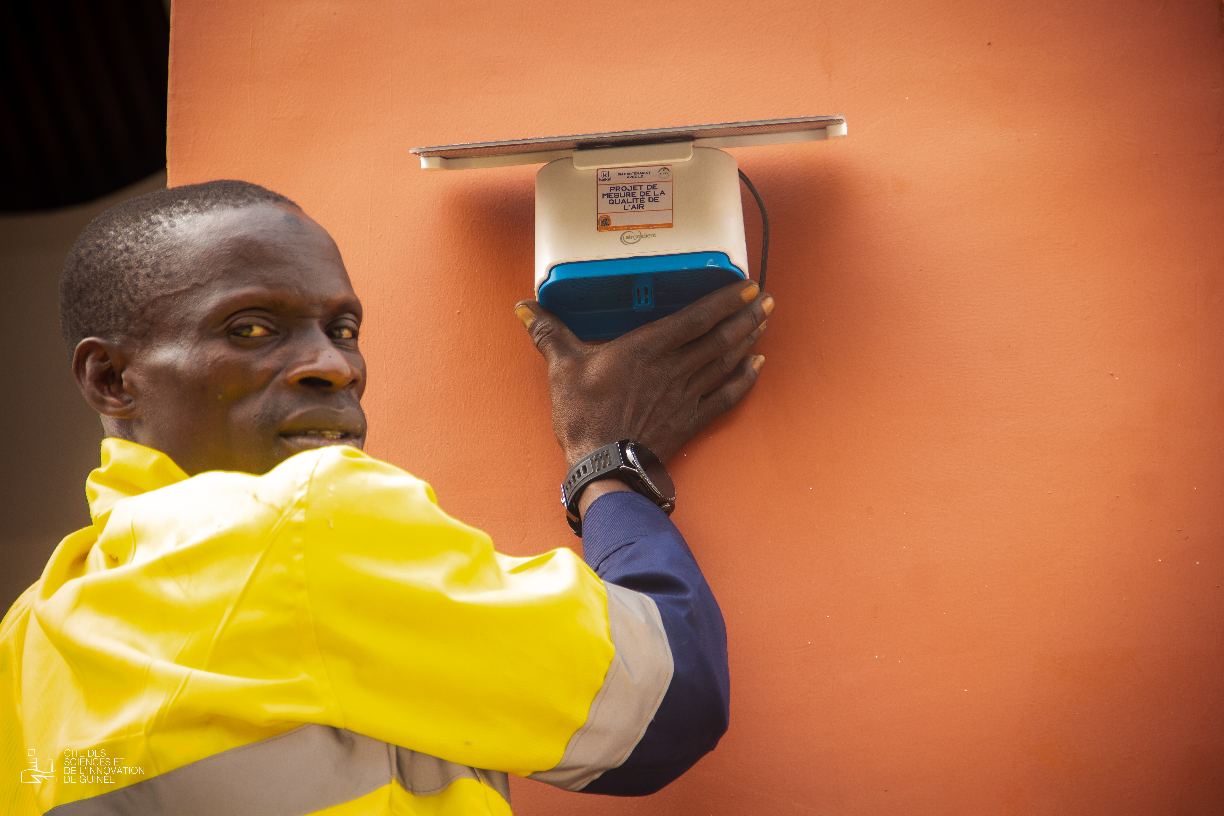 Mise en place des capteurs de contrôle de la qualité de l’air