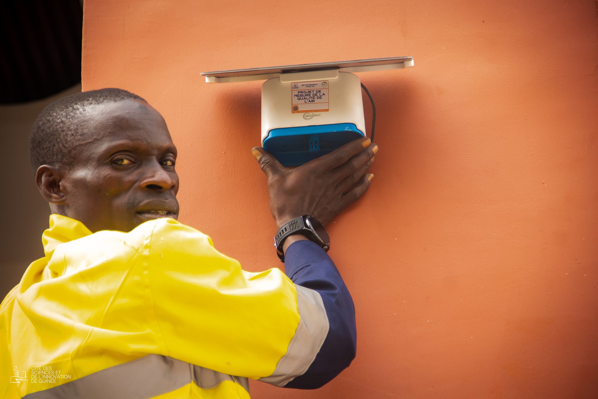 Mise en place des capteurs de contrôle de la qualité de l’air